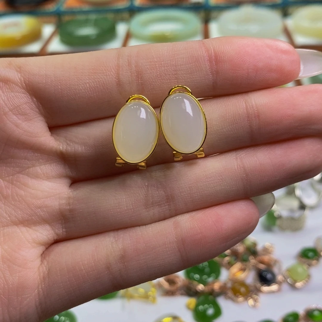 和田玉手镯银S925镀金镶嵌白玉耳钉