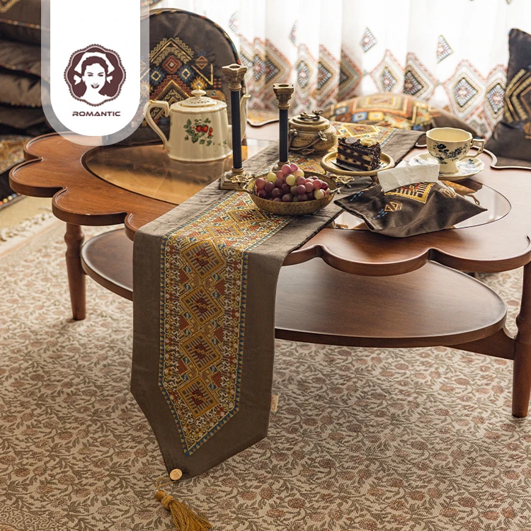 Romantic 刺绣桌旗咖啡色 美式风格民族风 自然美丽的新疆特色