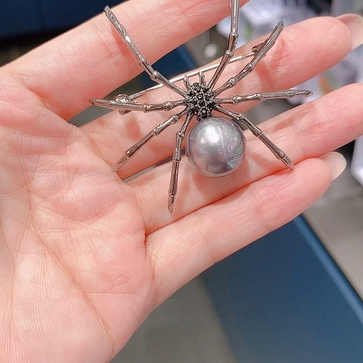 锆石铜合金蜘蛛胸针