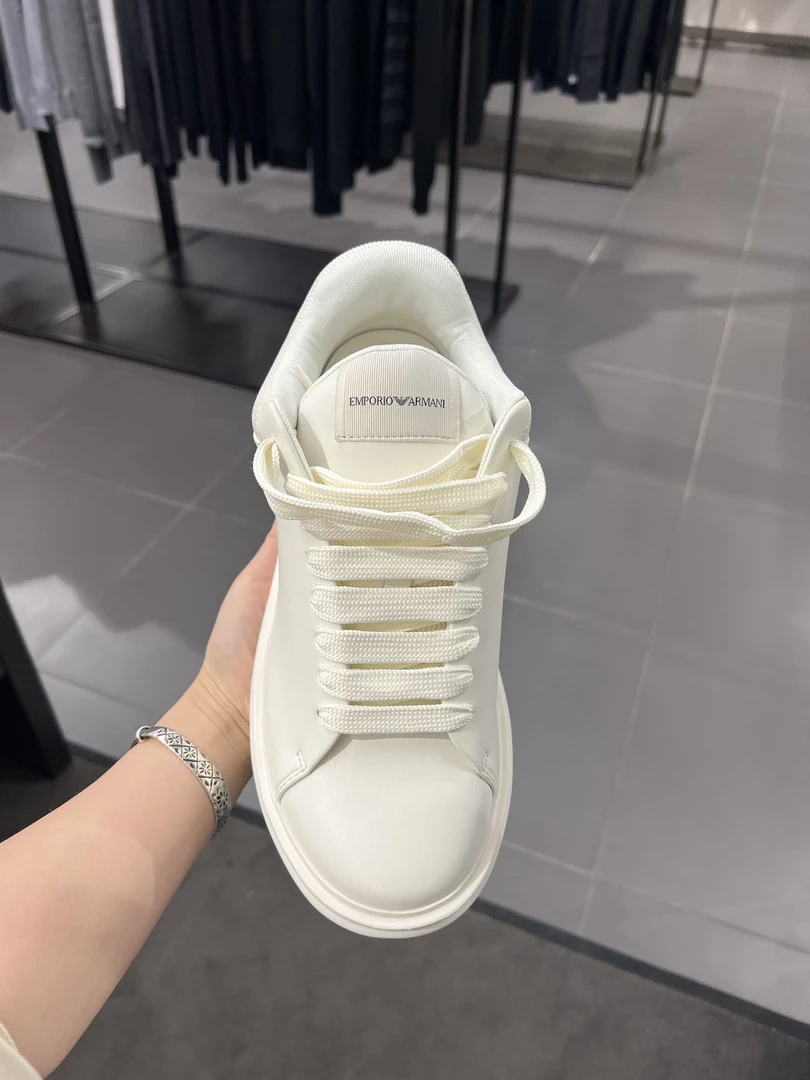 全新未使用 EMPORIO ARMANI/乔治·阿玛尼 男士小白鞋 不退换