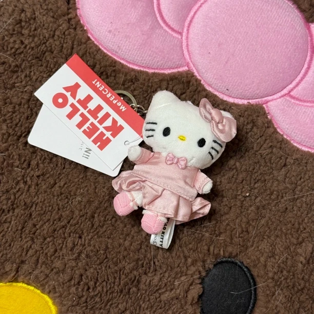 【萌物】Me%鼻嘎女演员Kitty可爱少女毛绒挂件包包挂件