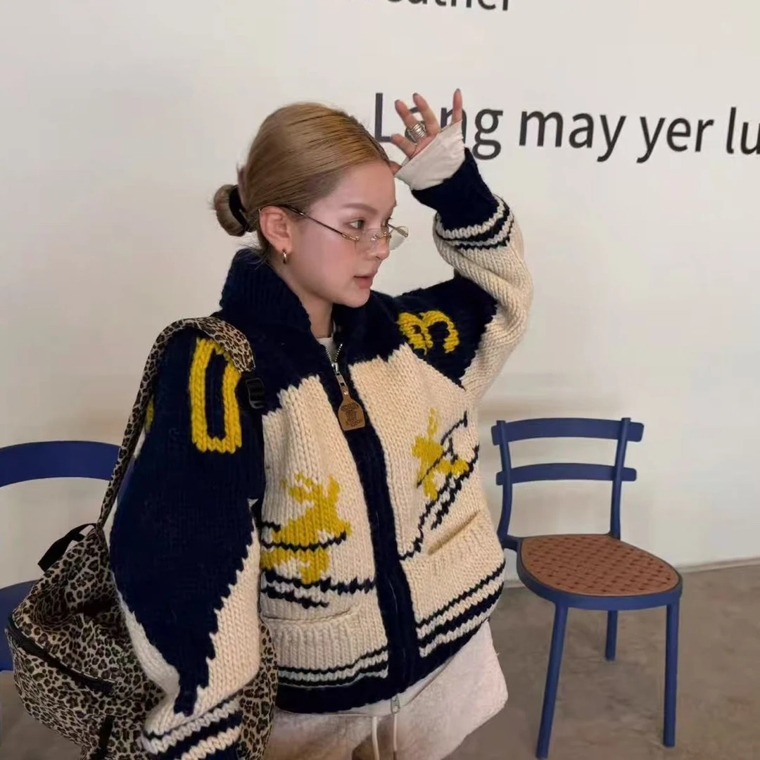 杭州六六档口冬季新款 手工粗线图案毛衣外套女