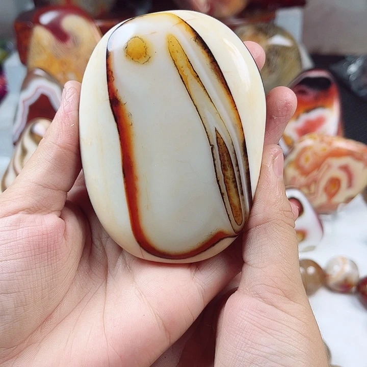 王***超玛瑙/玉髓未镶嵌耳饰