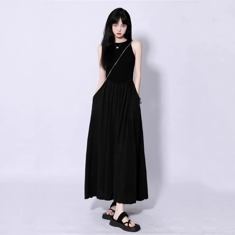 黑色背心连衣裙女2025夏季新款赫本风小个子收腰高级感吊带长裙子