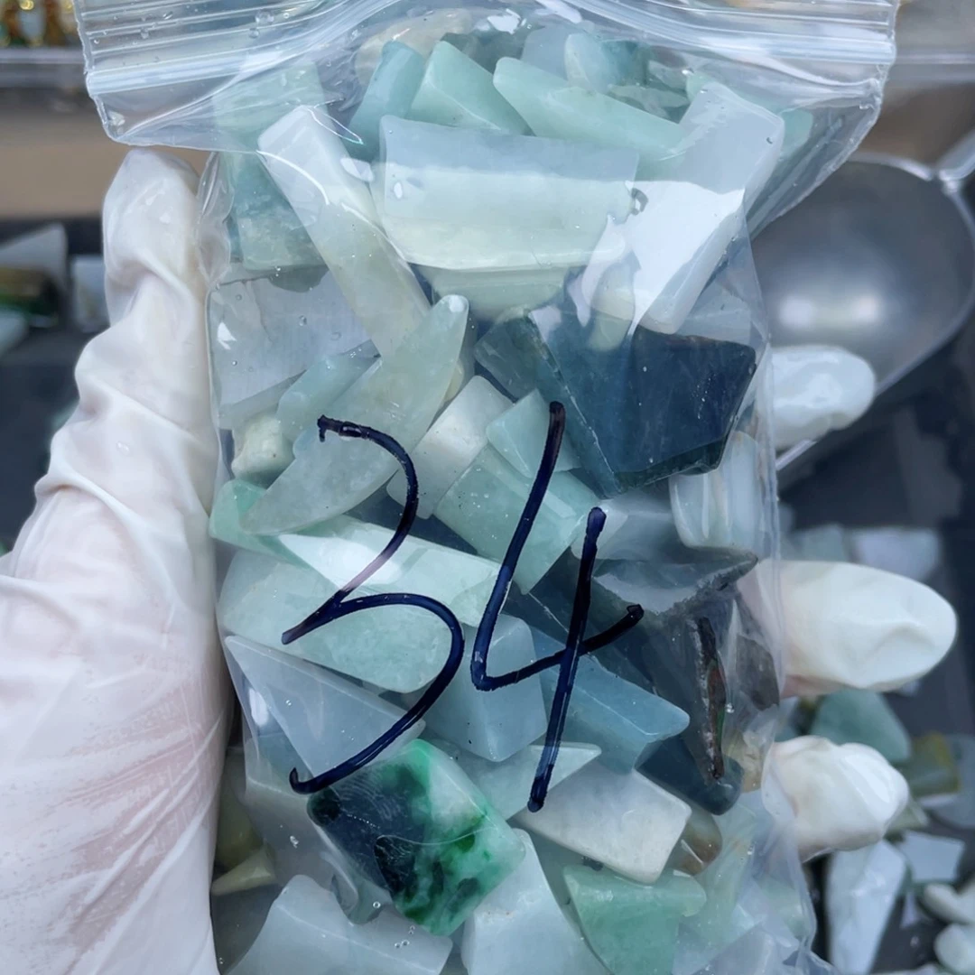 翡翠颈饰未镶嵌翡翠34