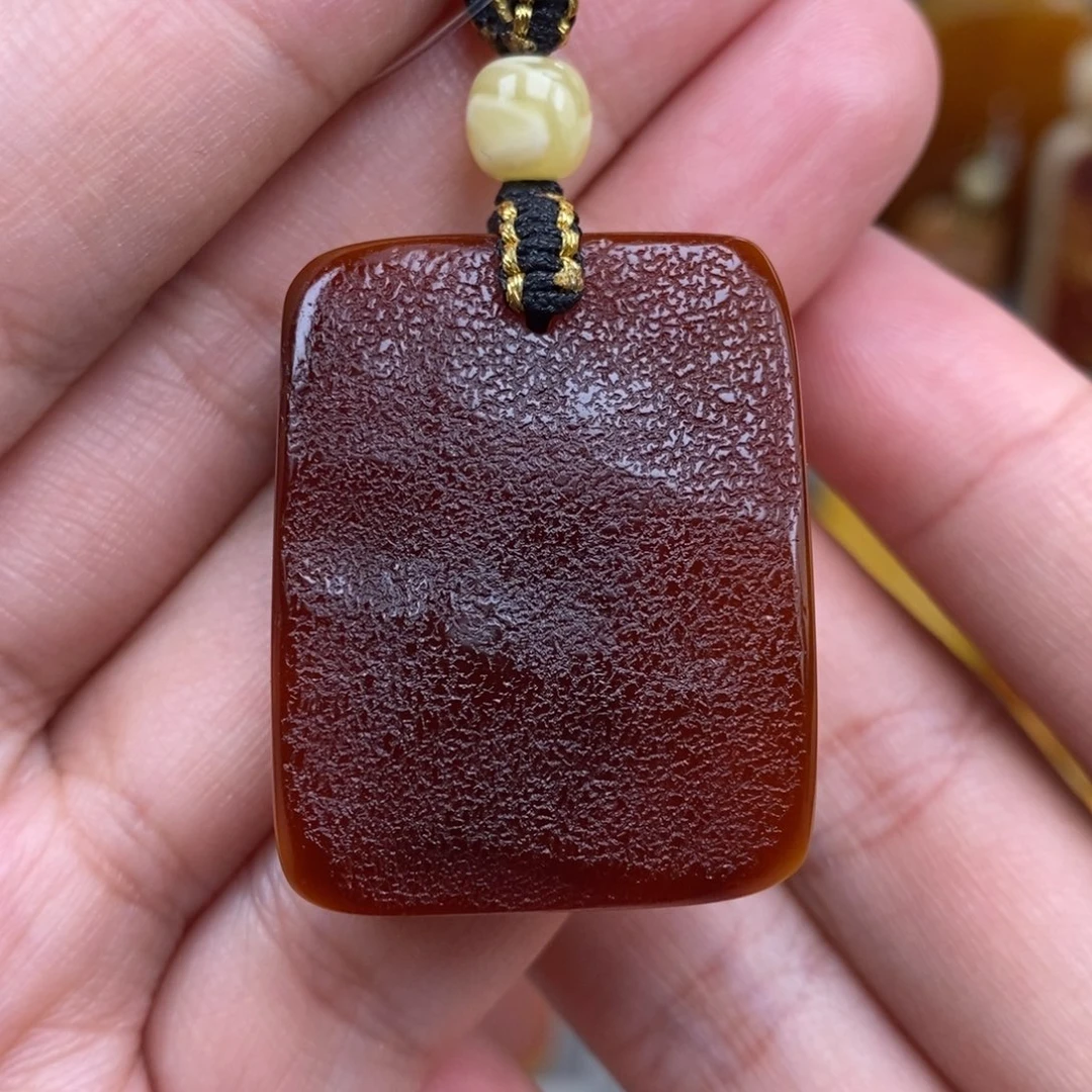 未镶嵌琥珀珠宝奇石