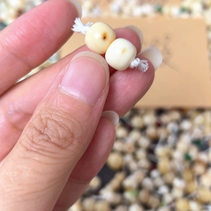 裸石蜜蜡未镶嵌8.9mm一对