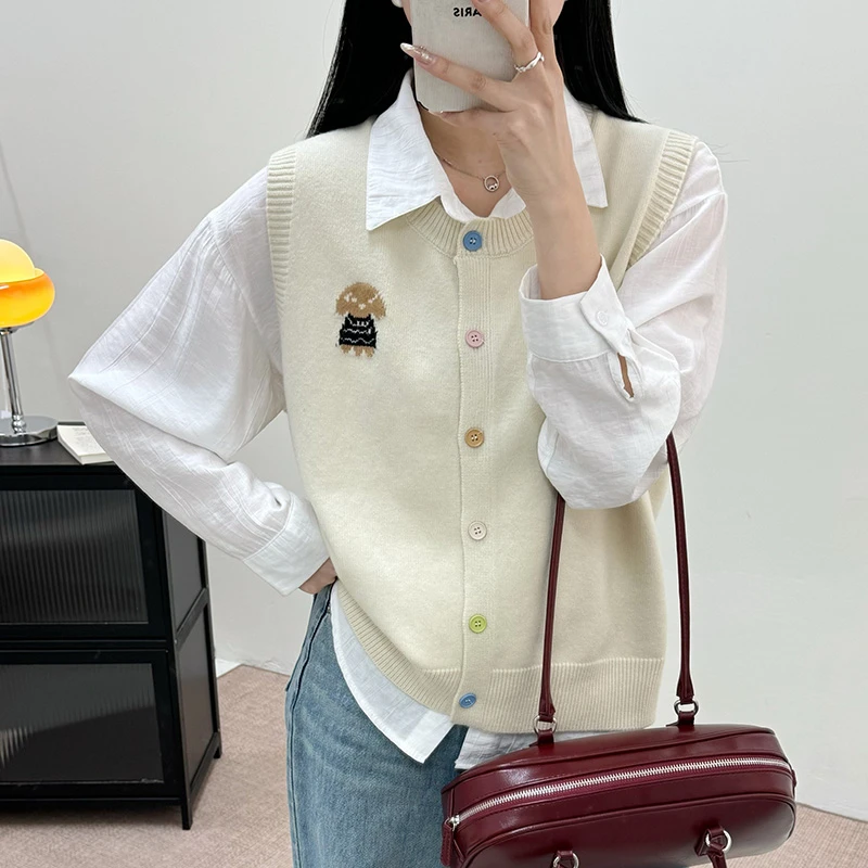 开衫刺绣马甲时尚春季女装秋季外搭女法式立体扣子马甲马夹