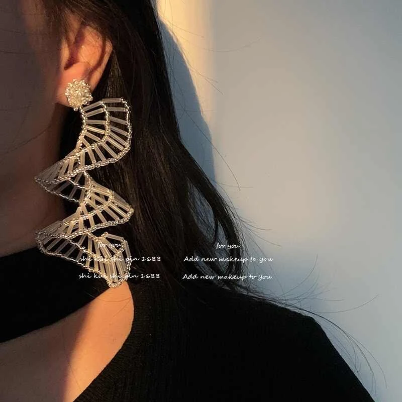 铜合金树脂耳饰 疯狂安利小众设计波浪耳钉女夸张层次感时尚耳环