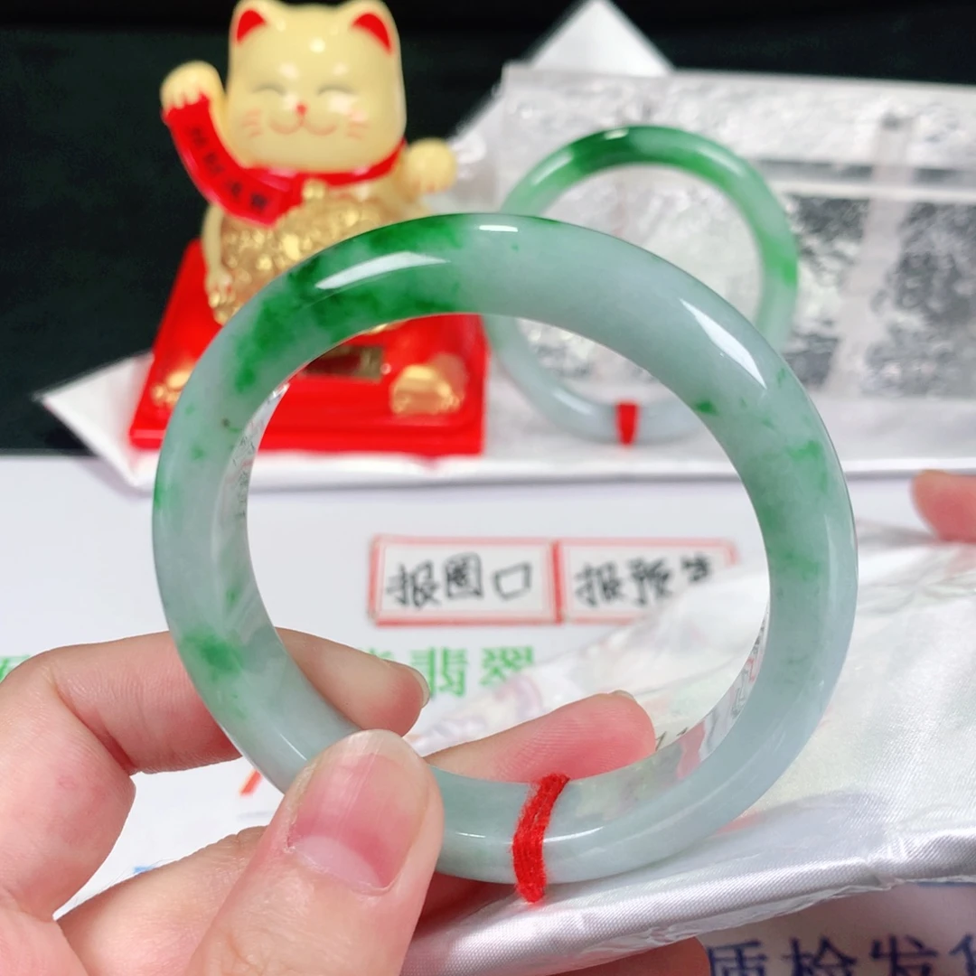 翡翠手镯未镶嵌东****院1118