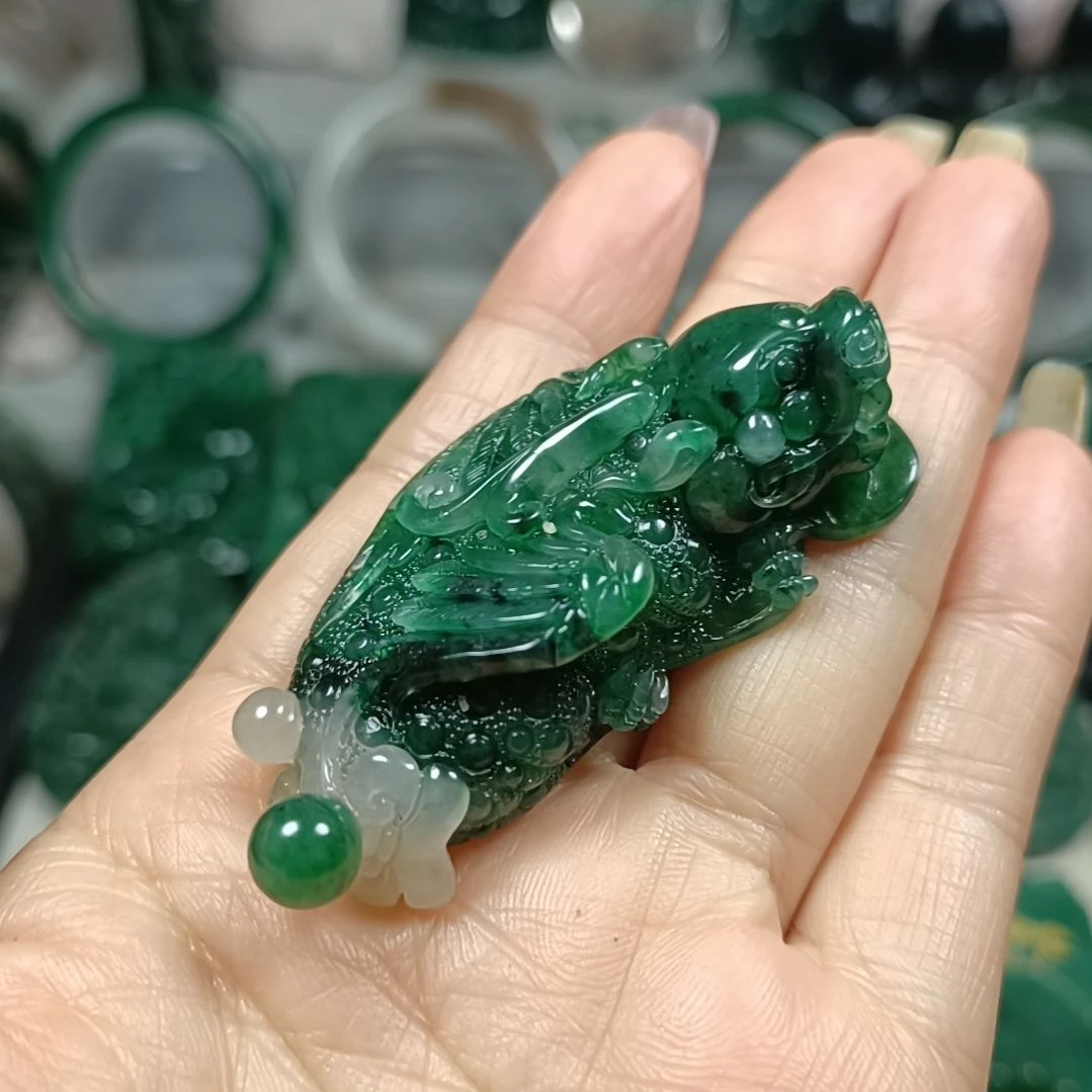 独山玉未镶嵌貔貅