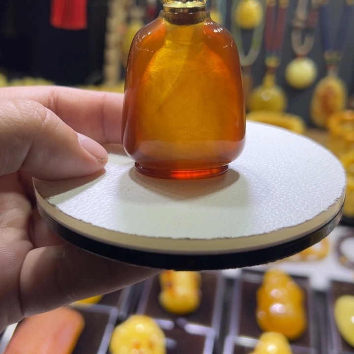 琥珀未镶嵌颈饰琥珀吊坠