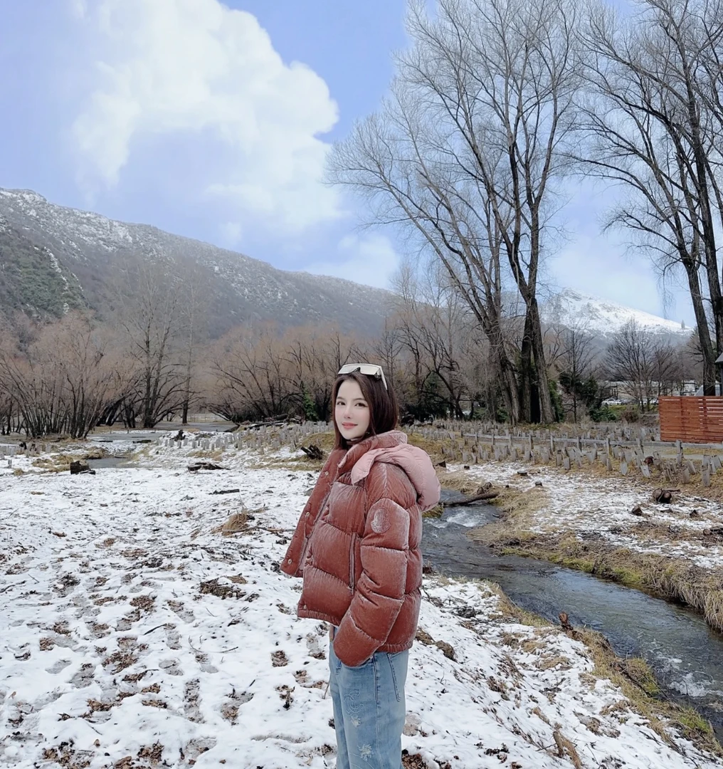 99新 MONCLER 盟可睐/蒙口/烟粉色丝绒羽绒服 2码  GM002302
