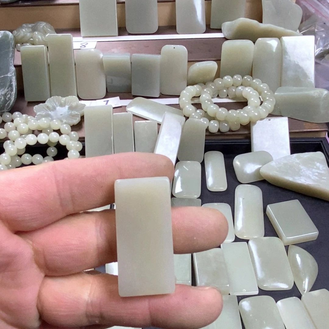 颈饰未镶嵌和田玉丁*042