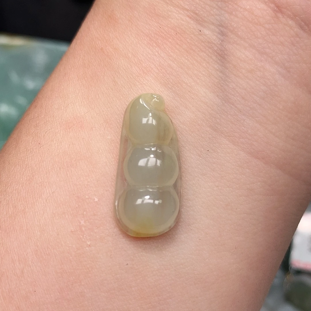 翡翠未镶嵌颈饰黄翡福豆