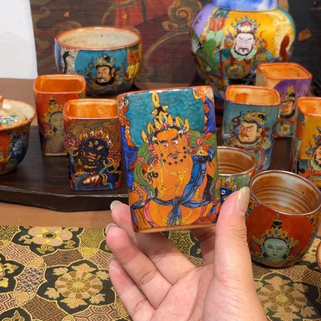 手工手绘黄财神茶杯
