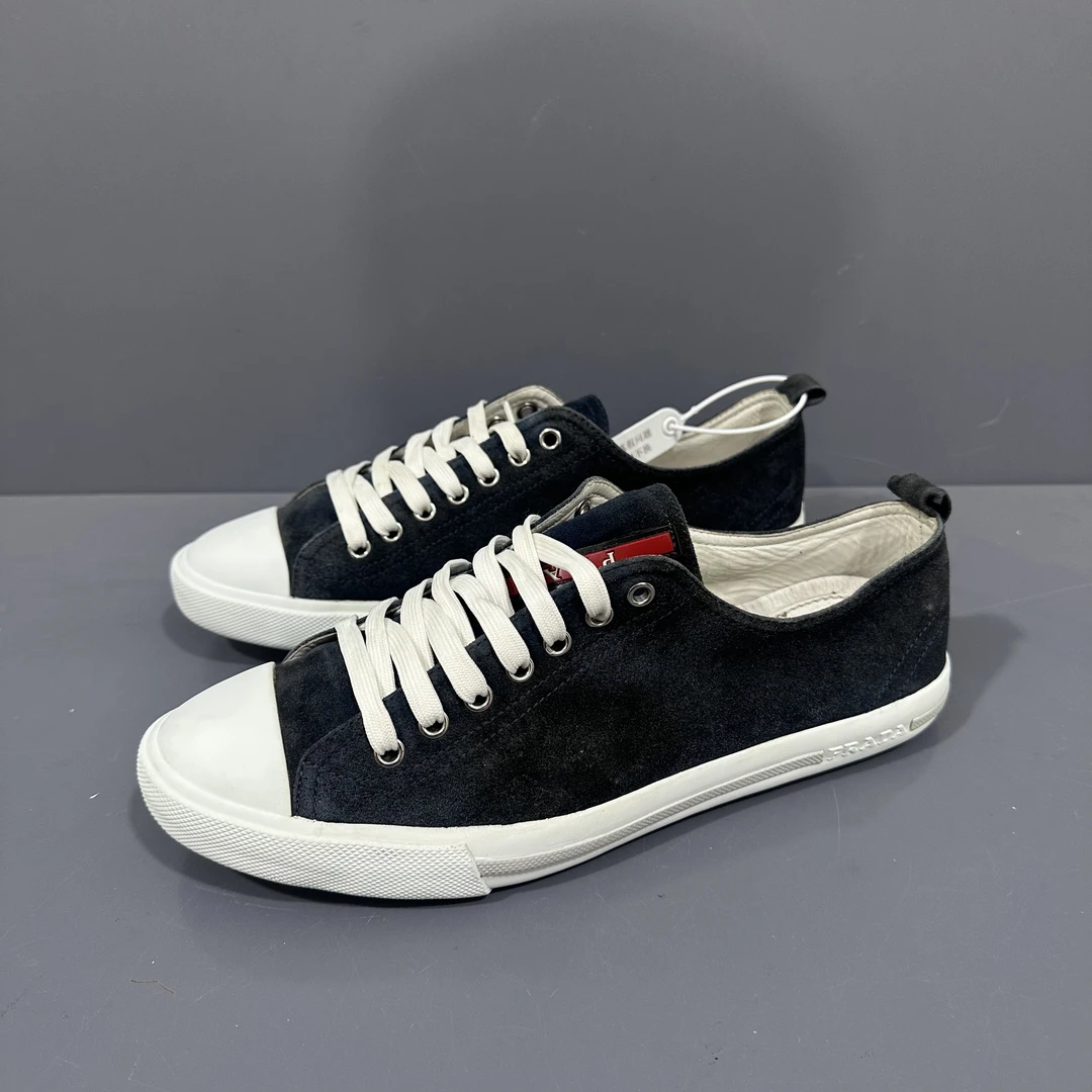 95新 Prada/普拉达 41码 prada 黑白板鞋休闲鞋 成色很新磨损小