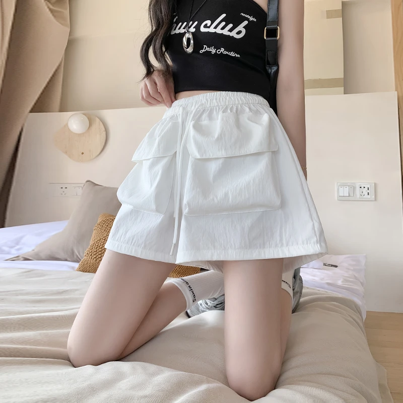 白色新款工装短裤女设计感五分裤高腰显瘦夏季薄款休闲运动短裤子