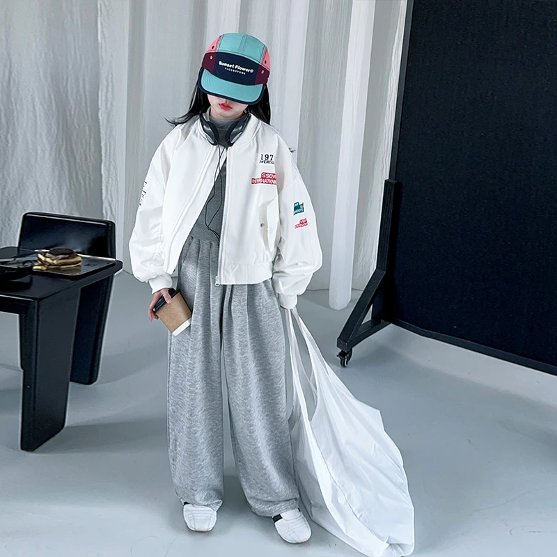 女童棒球服外套2025春季新款韩版宽松美式立领字母刺绣上衣时尚潮