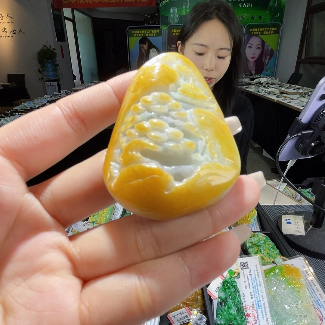 颈饰未镶嵌翡翠一