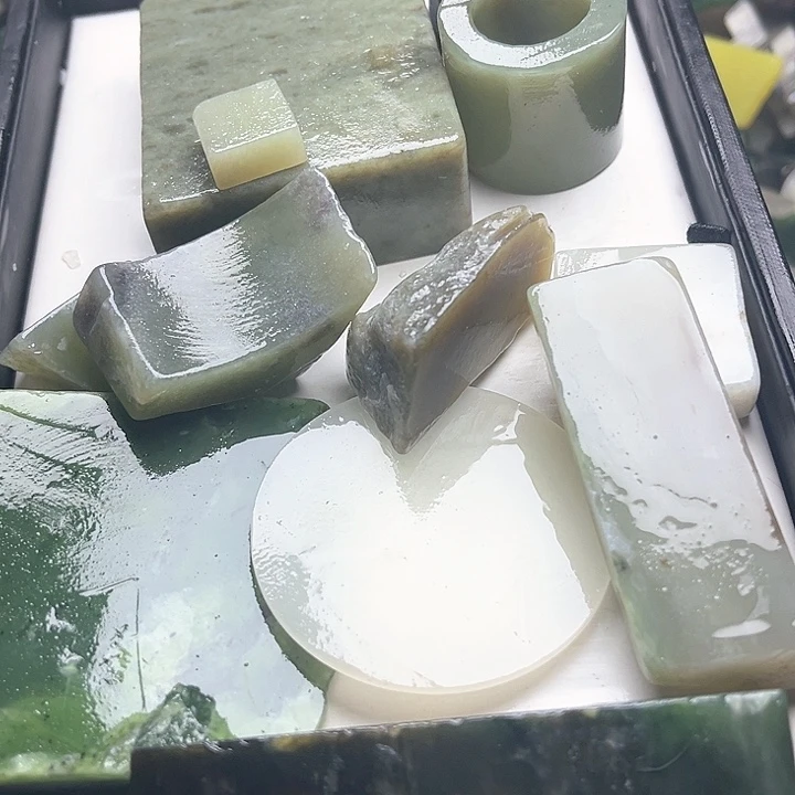 和田玉（糖玉）和田玉边角料9K金镶嵌如***道