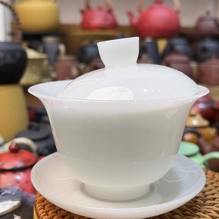 正品一箱有三瓶水和二袋
