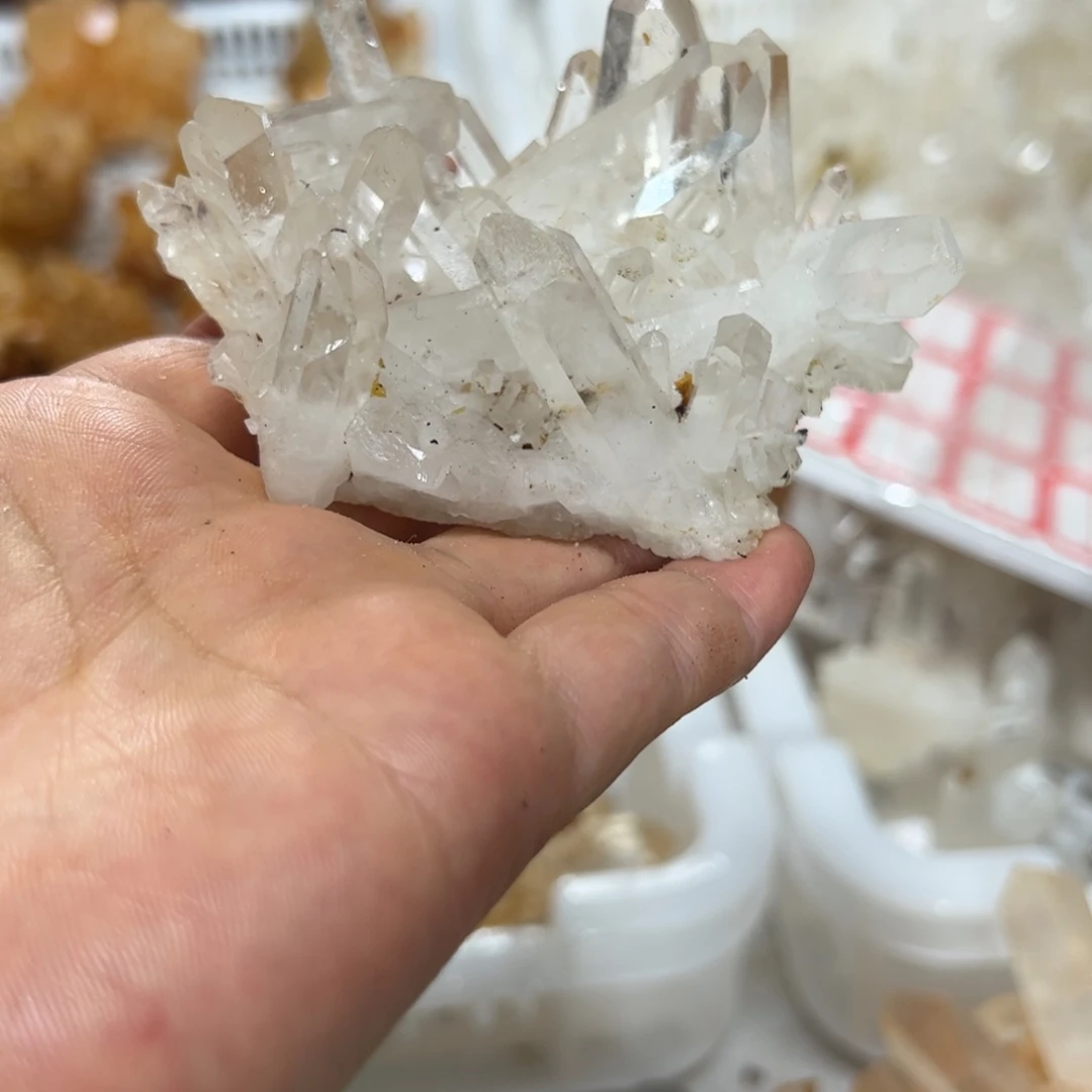 丁***学未镶嵌珠宝半成品水晶