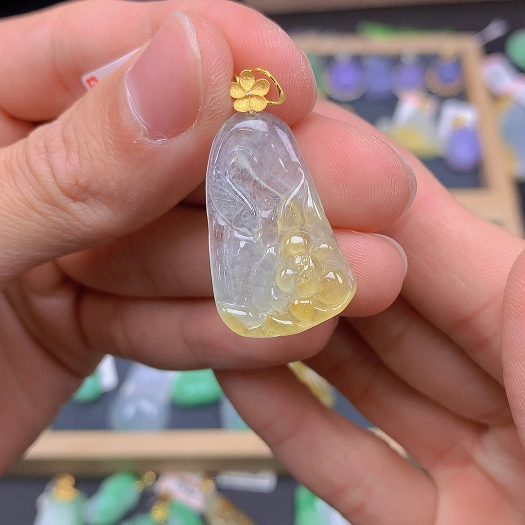 翡翠颈饰18K金镶嵌翡翠