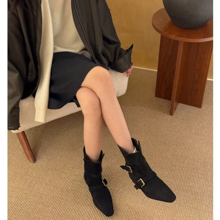 百搭新款秋季方头绒面皮带扣短靴粗跟中筒靴棕色西部牛仔靴