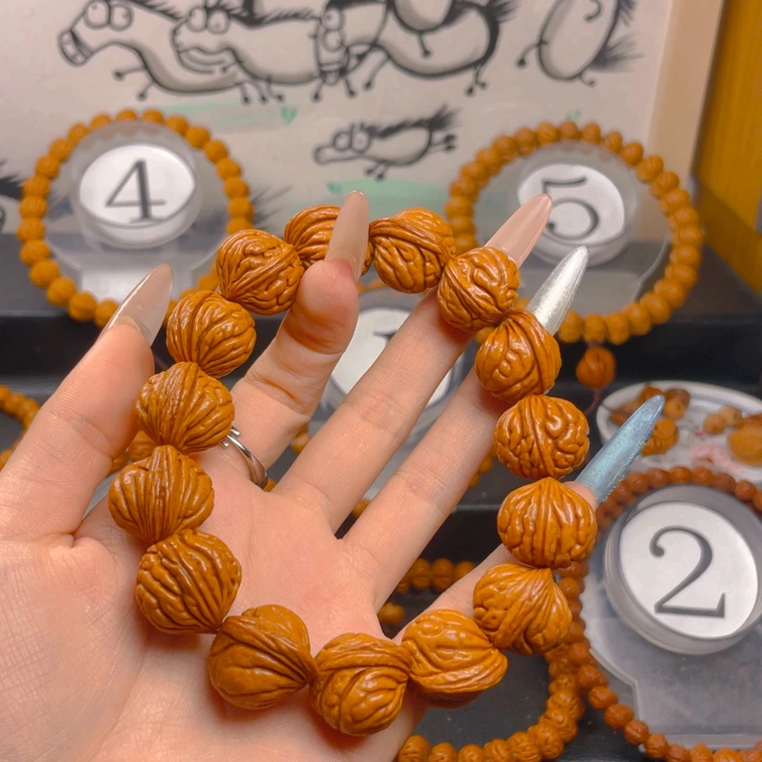 熊****桃核吊坠1.99999999999