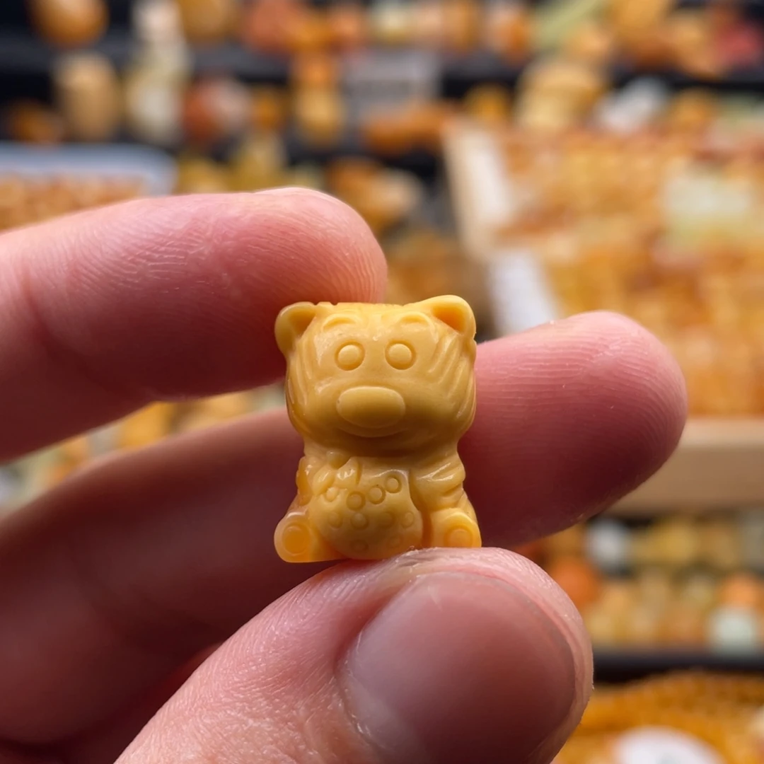 赤***颈饰未镶嵌石英质玉（缅黄）