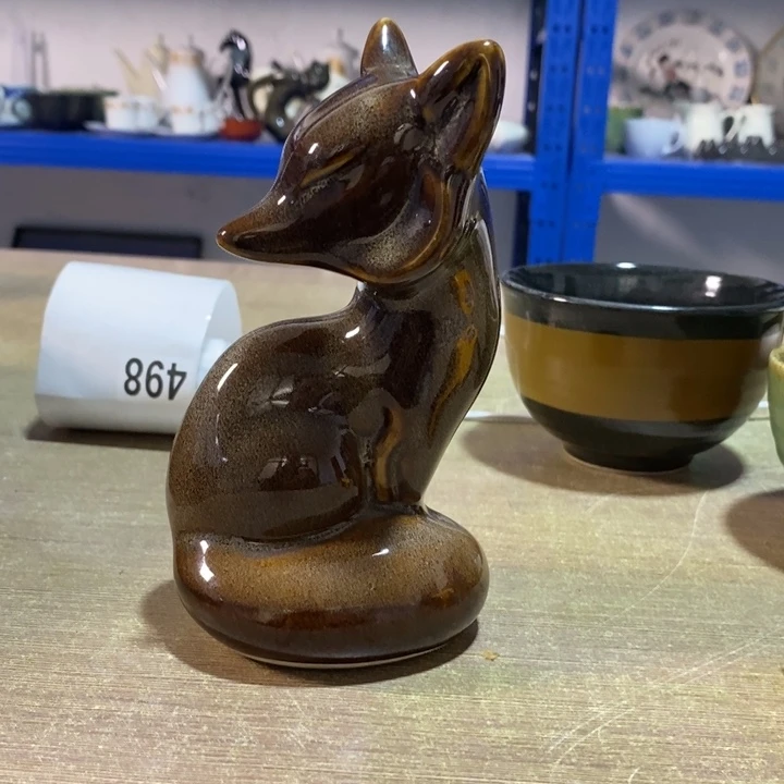 瓷片七厂窑变狐狸高度16厘米有瑕疵
