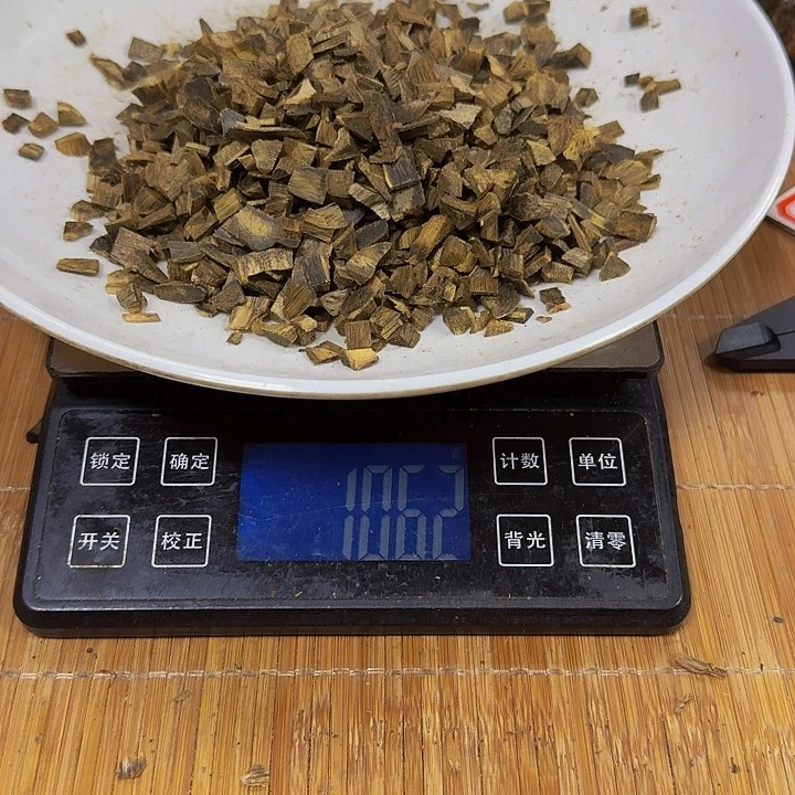 沉香木手把件d****y白棋106克