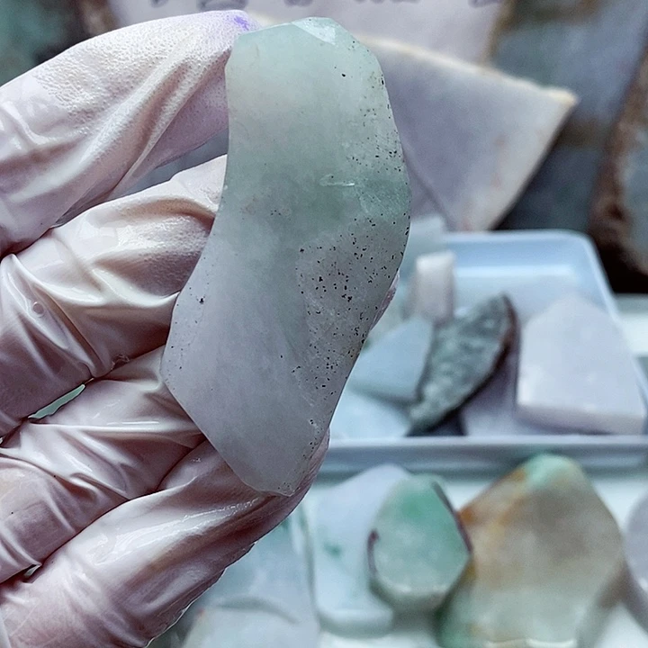 翡翠颈饰未镶嵌缅甸翡翠A货边角