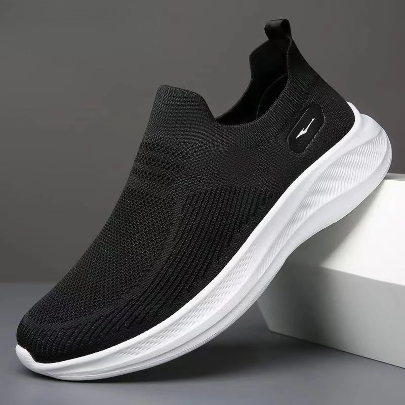 鸿星官网夏季轻便运动鞋网鞋软底透气休闲初中13-16岁男跑步男鞋