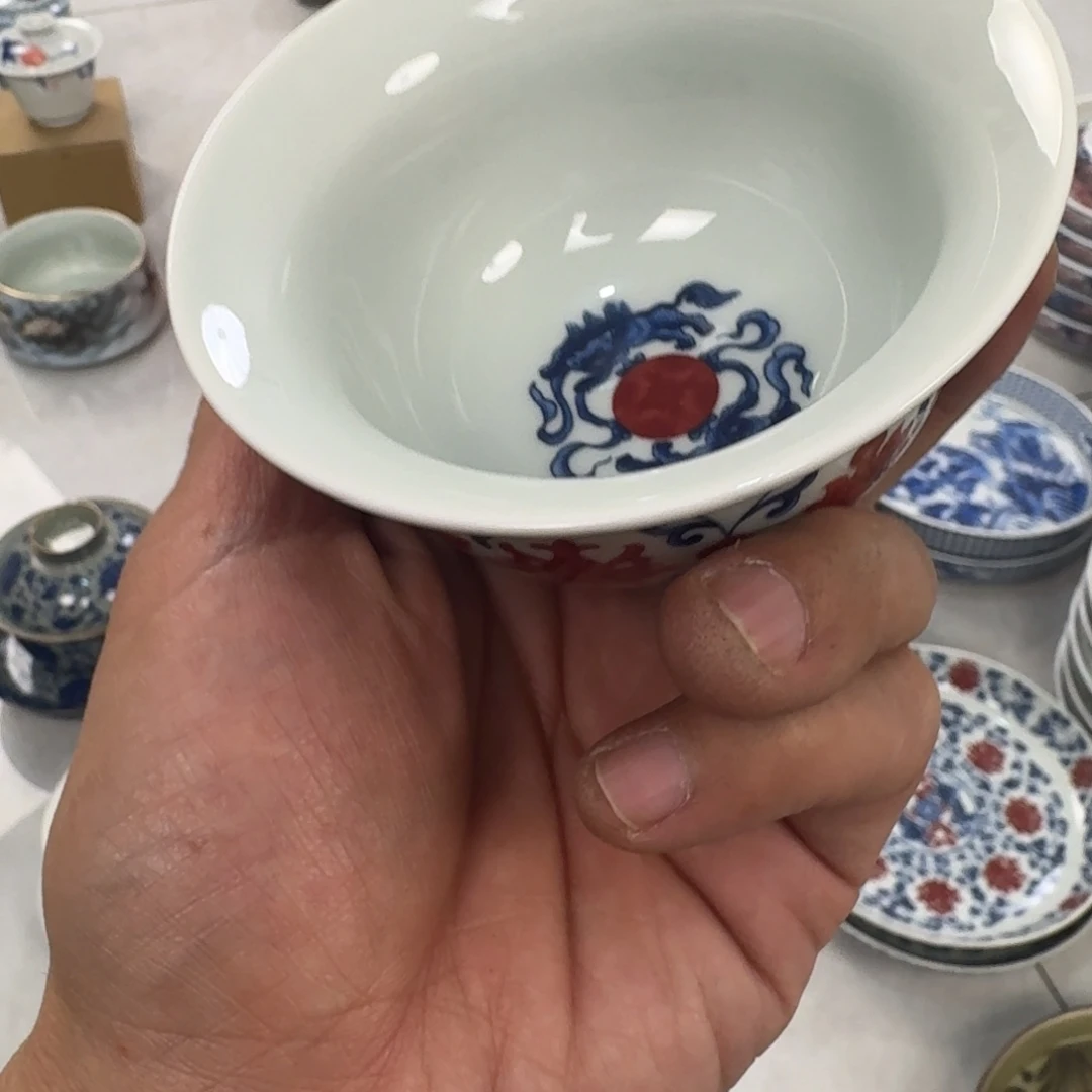 摆件釉里红缠枝莲主人压手杯