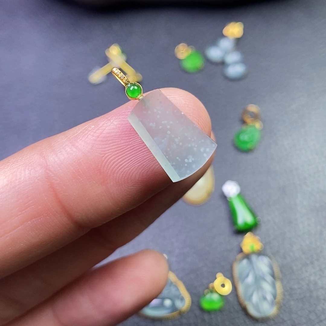 吊坠(不含链)18K金镶嵌翡翠