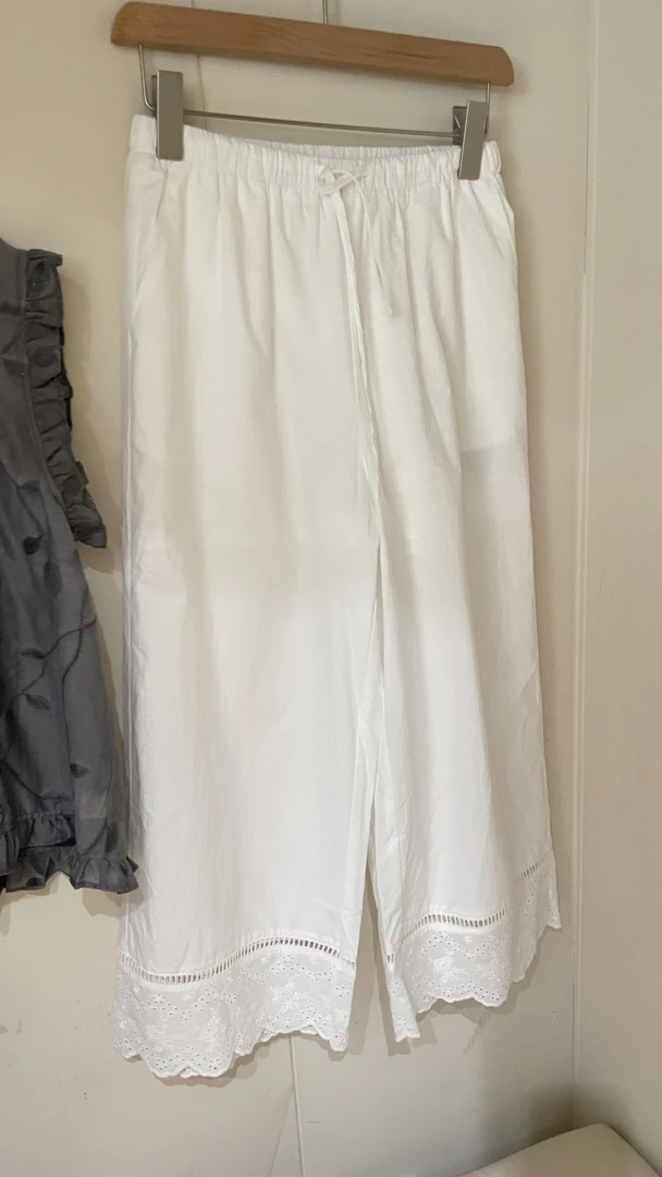 悦己•新款白色蕾丝花边八分裤