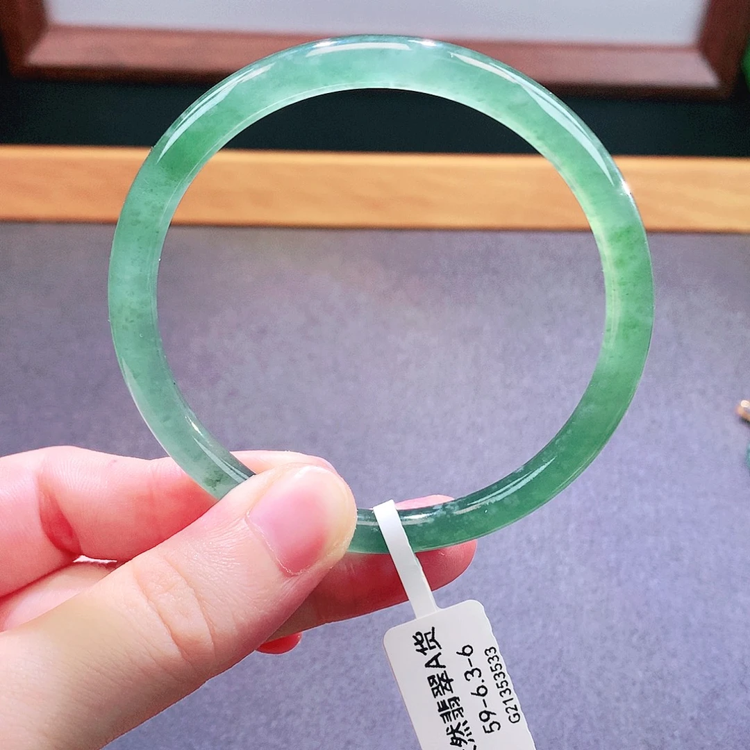 未镶嵌手镯翡翠天然翡翠