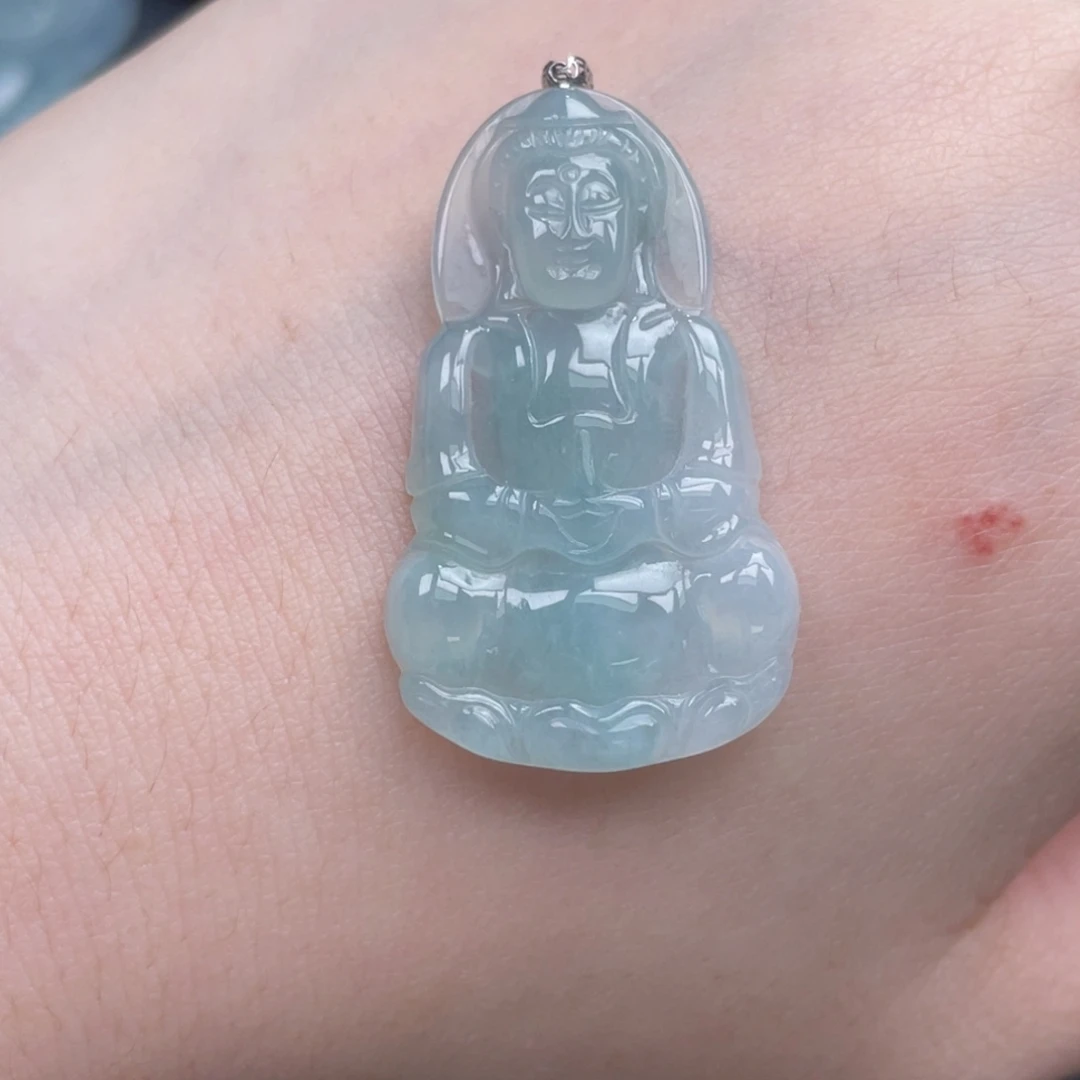 翡翠未镶嵌颈饰观音