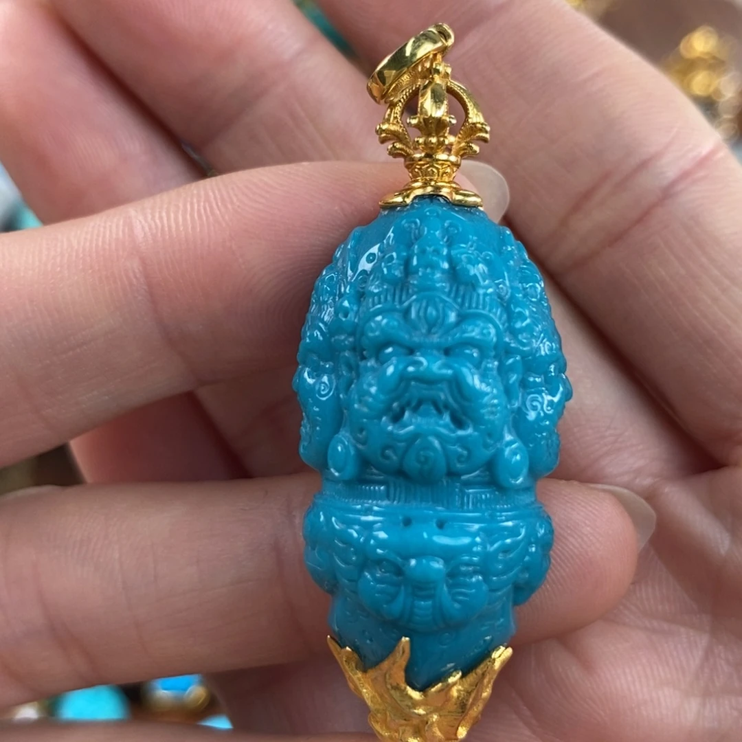 绿松石未镶嵌。三面黑天杵