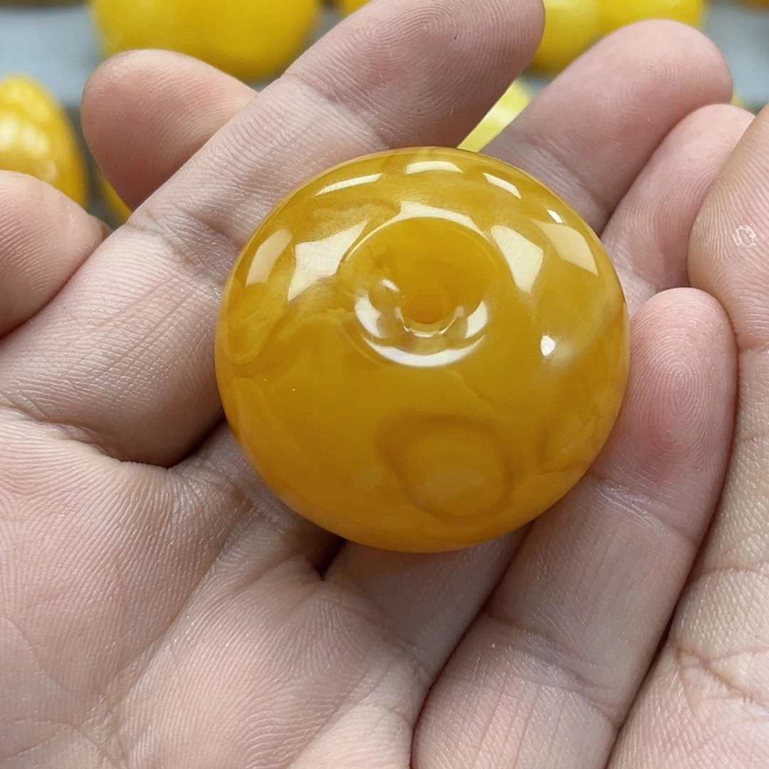 蜜蜡未镶嵌珠宝奇石