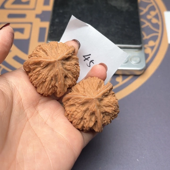 文玩核桃把件40文山三棱 45号