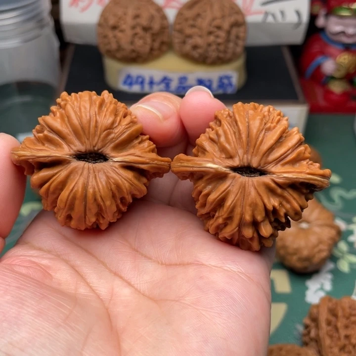 【闪购商品】把件文玩核桃45+四座楼