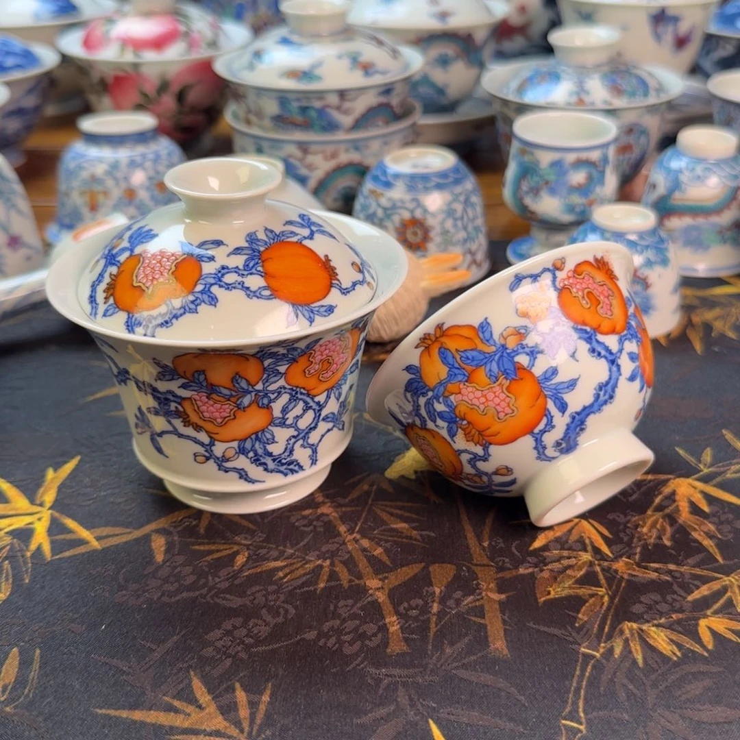 青花加彩石榴马蹄盖碗套组