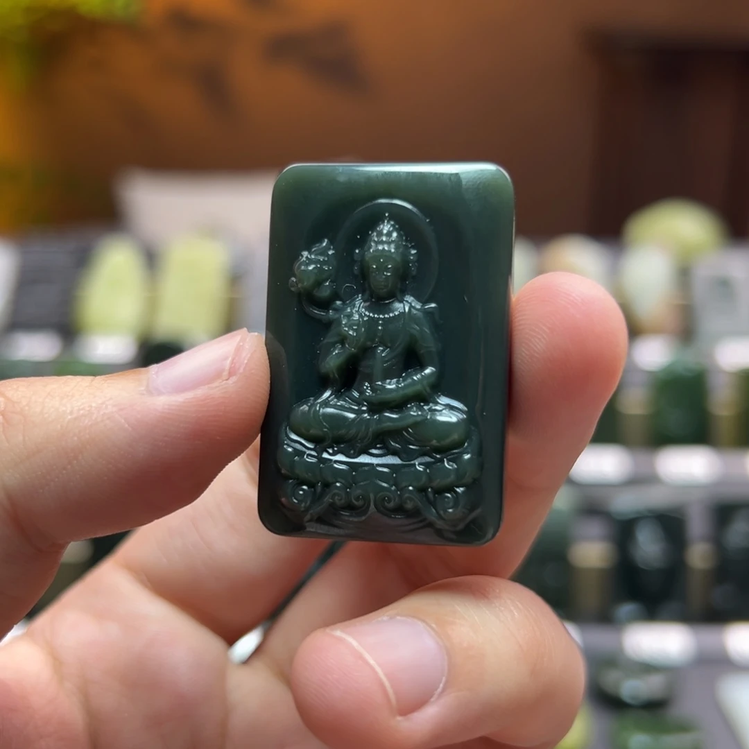 和田玉未镶嵌挂件人**岁