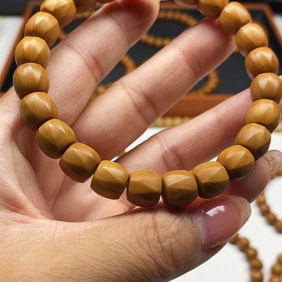 菩***影吊坠猴头核桃猴头