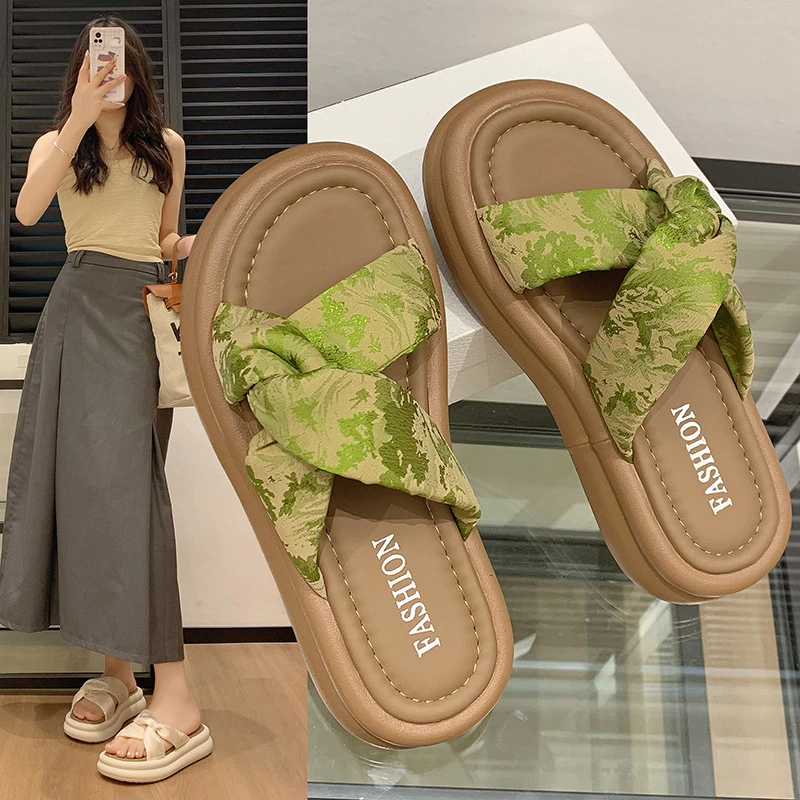 新中式交叉凉拖鞋女夏外穿2025新款仙女风配裙子厚底沙滩一字拖鞋