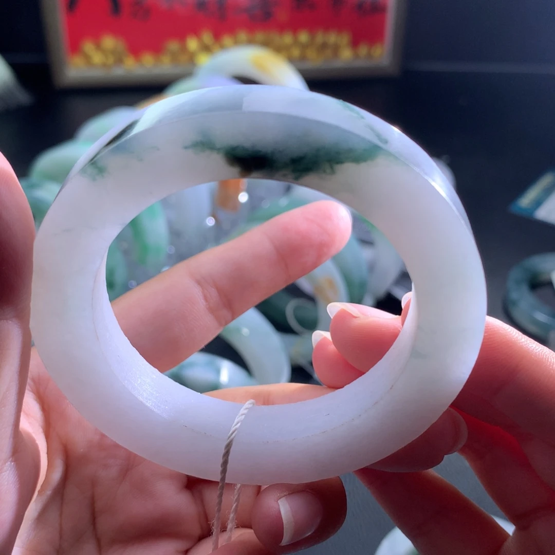 定制翡翠未镶嵌翡翠手镯