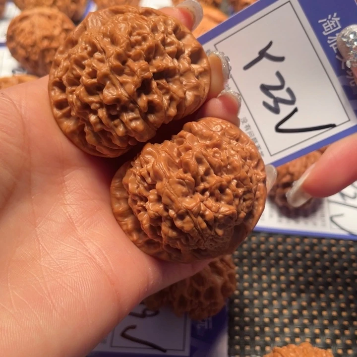 文玩核桃把件23号4.9官帽